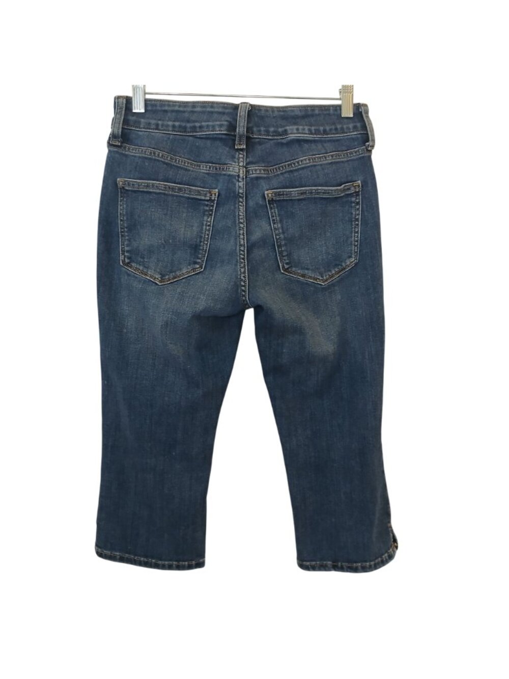 St Johns Bay Womens 2P Petite Capri Jeans Medium Wash Denim 5-Pocket Design #D46 - Picture 2 of 11